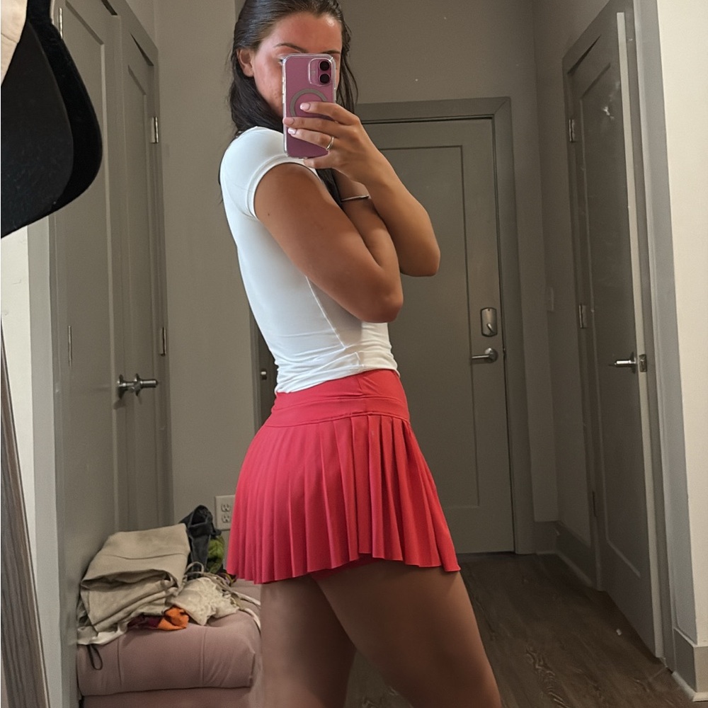 Stylish Pink Pleated Skirt